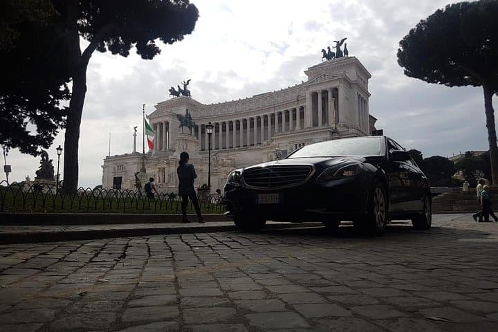 Visite privée des monuments historiques et des joyaux cachés de la ville de Rome image 6
