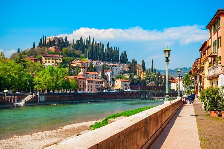 Découvrez le cœur historique de Vérone lors d'une visite privée au départ de Venise image 6