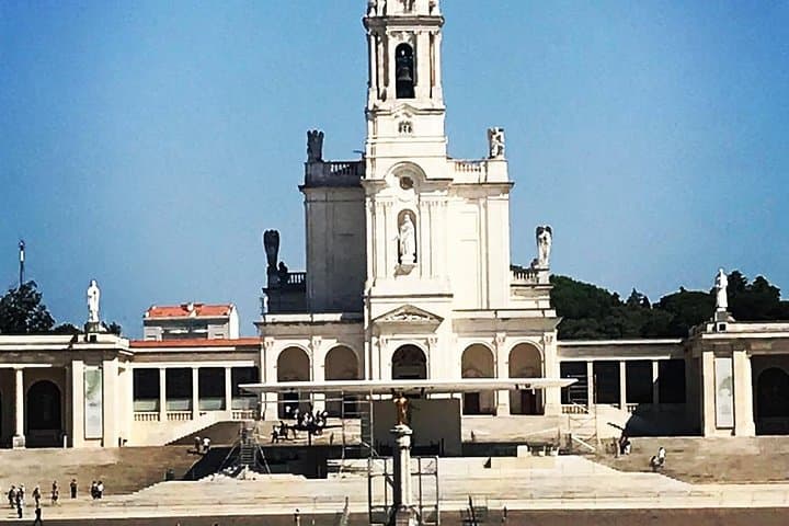 De Lisboa a Oporto hasta 4 paradas: Obidos, Nazare, Fátima y Aveiro imagen 6