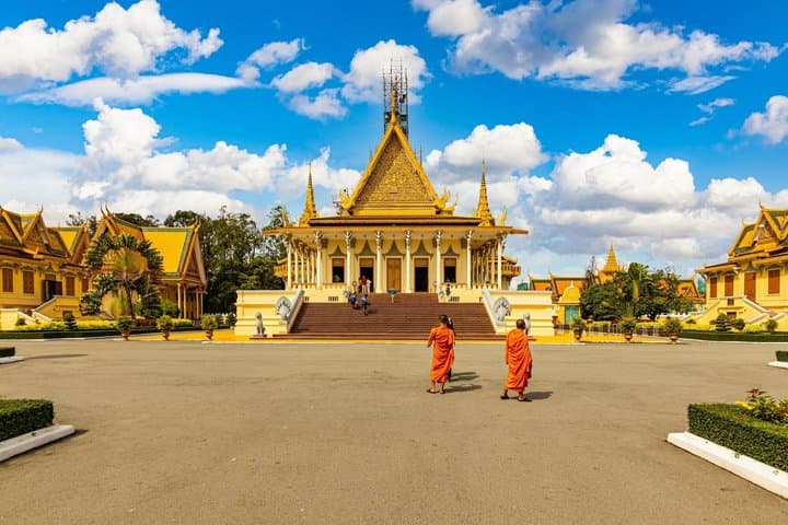 Visita privada a la ciudad de Phnom Penh, Palacio Real, Wat Phnom y Riverside imagen 1