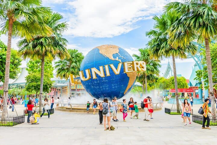 Private shuttle service to and from Universal Studios from Airbnb Playa Turquesa Ocean Club photo 2