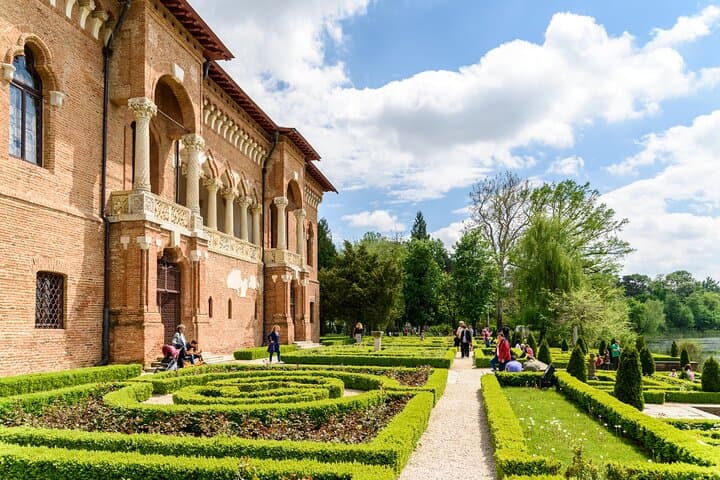 Viaje privado de medio día al palacio Mogoșoaia y al monasterio Snagov imagen 3