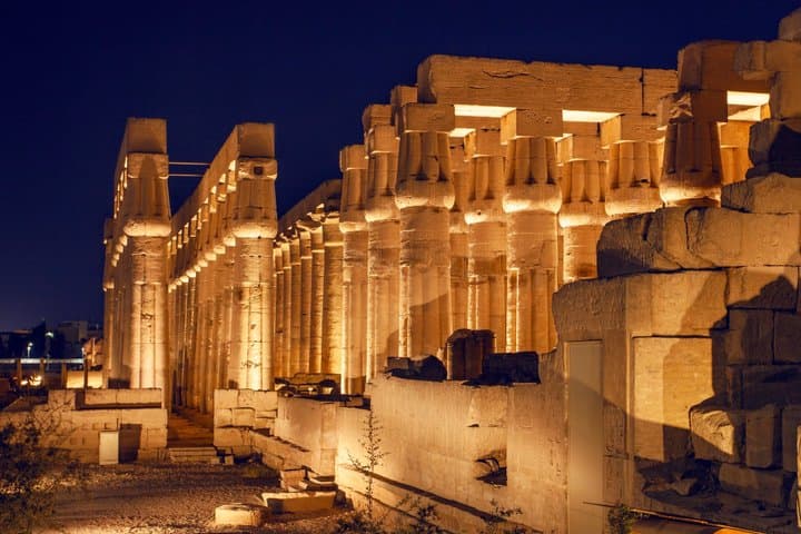 Tour nocturno privado de Luxor Vistas iluminadas de la ciudad imagen 1