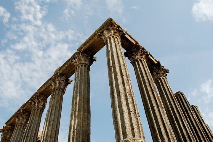 Private day trip to UNESCO Heritage Évora from Lisbon