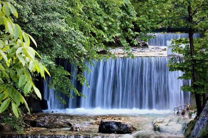 Excursión privada de un día a las aguas termales y la naturaleza de Pozar desde Salónica imagen 2