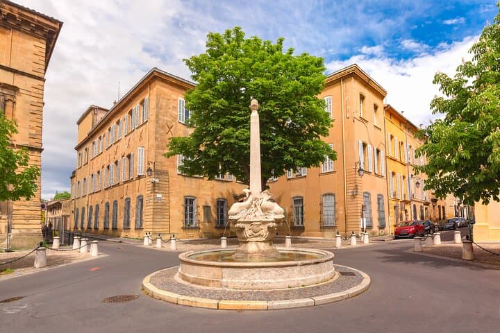 Explore Cézanne's studio with private car and guide image 5