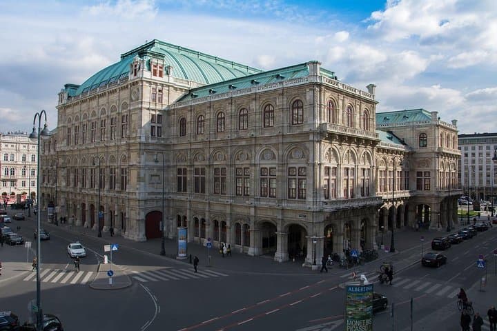 Private tour of Vienna's historical monuments image 5