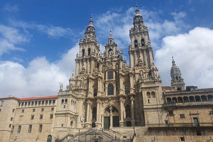 Visite privée de Saint-Jacques-de-Compostelle et de la cathédrale de Porto image 5