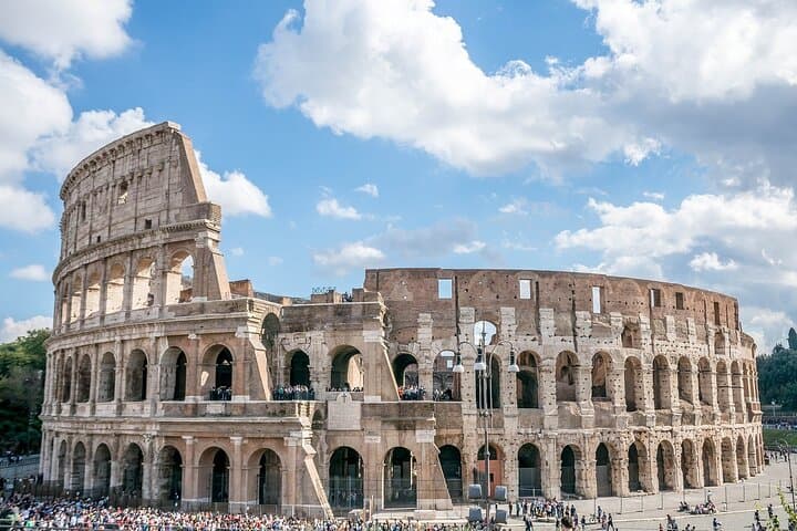 Visite privée des monuments historiques et des joyaux cachés de la ville de Rome image 5