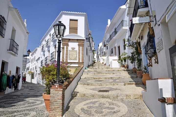 Villages blancs de Nerja et Frigiliana : visite privée depuis Malaga image 4