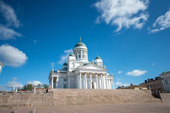 Private Helsinki Airport Transfer with 1-Hour City Highlights image 5