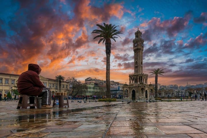 Tour privado por la ciudad de Izmir en Konak Kordon y lugares destacados locales desde Airbnb Playa Turquesa Ocean Club foto 3
