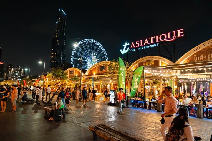 Private Bangkok Night Tour: Markets, Temples and Riverside image 3