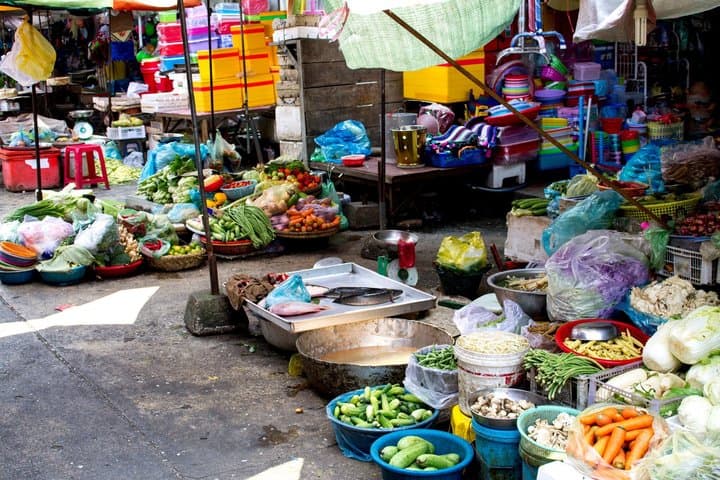 Phnom Penh Vida local Passeio privado Mercados Riverside y la ciudad imagen 4