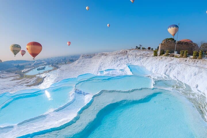 Piscinas termales de Pamukkale y Hierápolis: tour privado desde Antalya