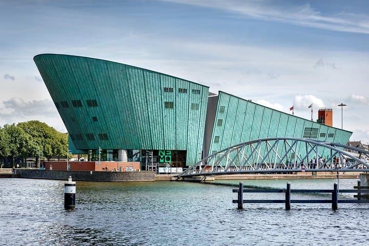 Discover the authentic Amsterdam on an express private tour image 3