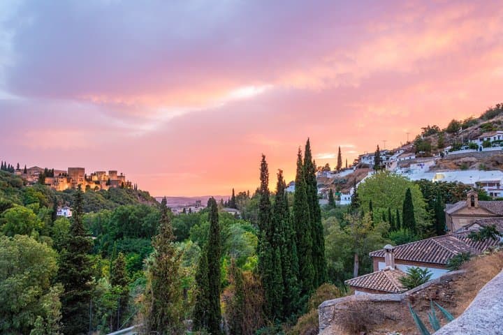 Passeio privado al atardecer en Granada con vistas al Albaicín y al Sacromonte imagen 4