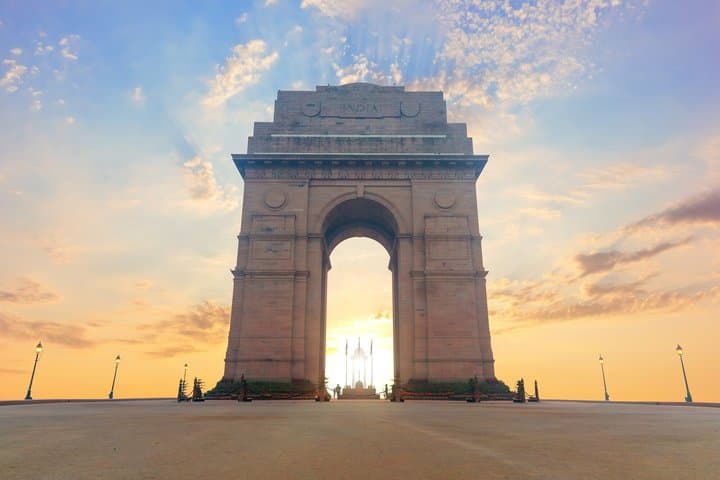 Private Tour of Old and New Delhi Jama Masjid India Gate Qutub Minar image 5