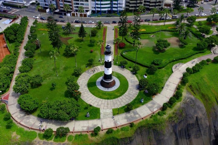 Visite privée le long de la côte de Lima Miraflores Barranco et vue sur la mer image 5