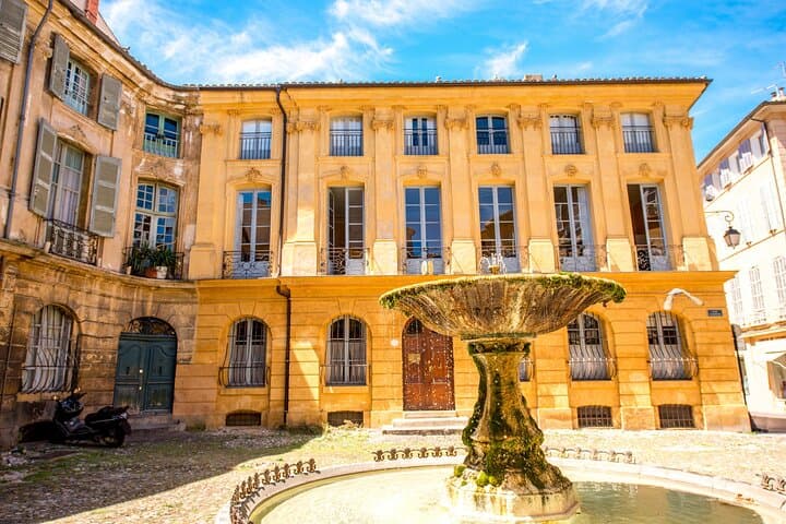 Explore Cézanne's studio with private car and guide image 3