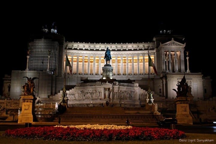 Découvrez la Ville éternelle lors d'une visite nocturne privée de Rome image 4