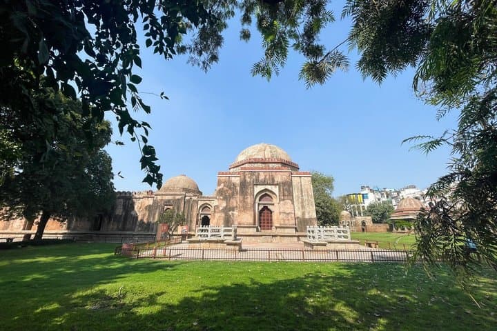 Agrasen Ki Baoli New Delhi Driving Tour image 5