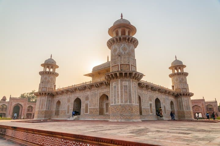 Private Transfers to Taj Mahal and Agra Fort image 6