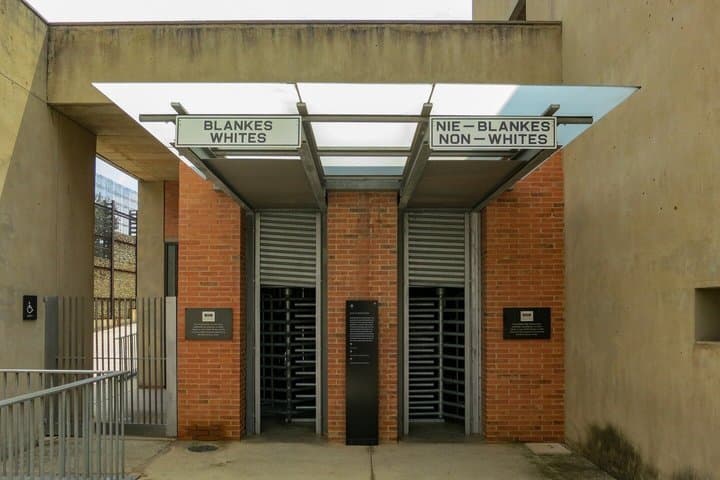 Visite privée d'une demi-journée de Soweto et du musée de l'apartheid image 3