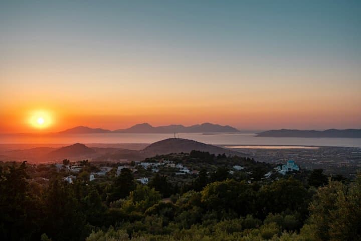 Tour al atardecer en Zia desde las vistas de las montañas de Kos y las calles del pueblo imagen 4