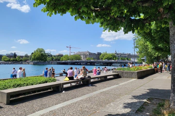 Visite privée de la vieille ville et du lac de Zurich image 6