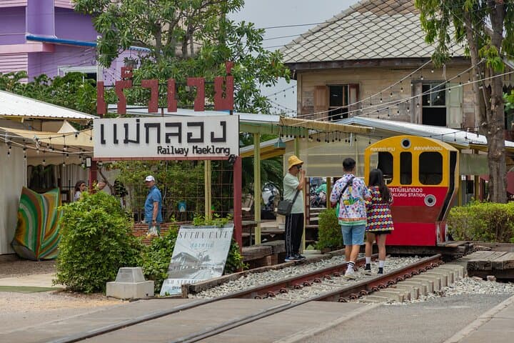 Tour privado de Bangkok a los mercados de Maeklong y Damnoen Saduak imagen 4