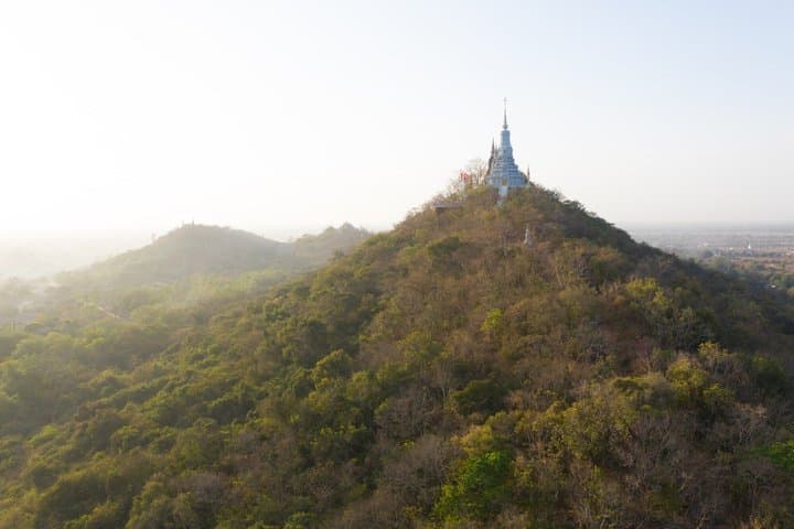 Tour privado a la montaña Oudong, antigua capital y templos imagen 3