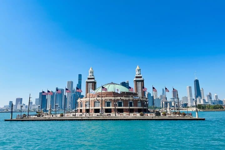 Excursion privée d'une journée sur les toits de Chicago, au bord du lac et au Millennium Park image 3