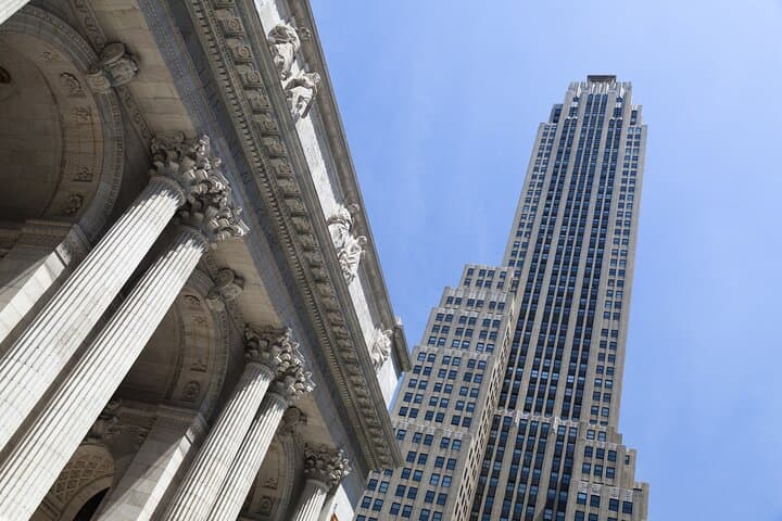 Explore famous Manhattan landmarks on a private tour image 4