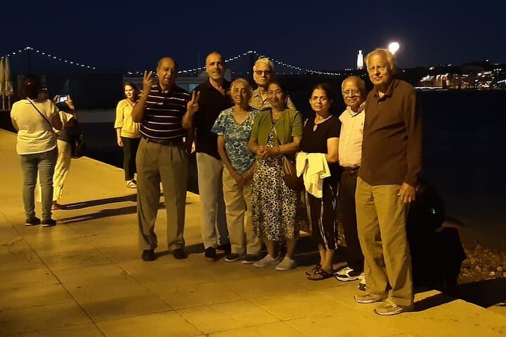 Málaga de noche: recorrido nocturno privado y personalizable por la ciudad imagen 6