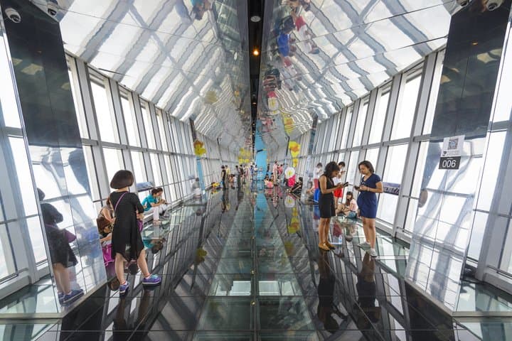 Excursión privada de día completo a los jardines, callejuelas y rascacielos de Shanghai imagen 3