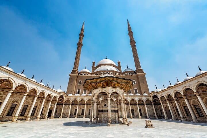 Tour privado de medio día y día completo por El Cairo