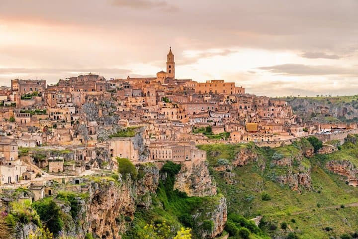 Tour privado de Matera desde Bari: distrito de Sassi y ciudad de las cuevas imagen 4