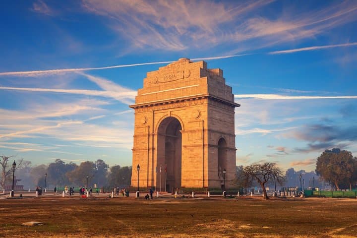 Private Tour of Old and New Delhi Jama Masjid India Gate Qutub Minar image 4