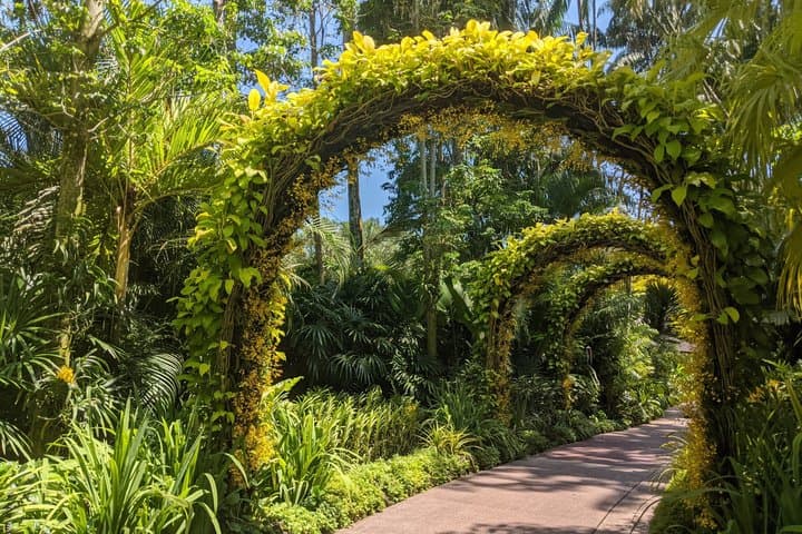 Tour privado de medio día por la ciudad de Singapur desde Airbnb Stanza Mare Beachfront foto 5