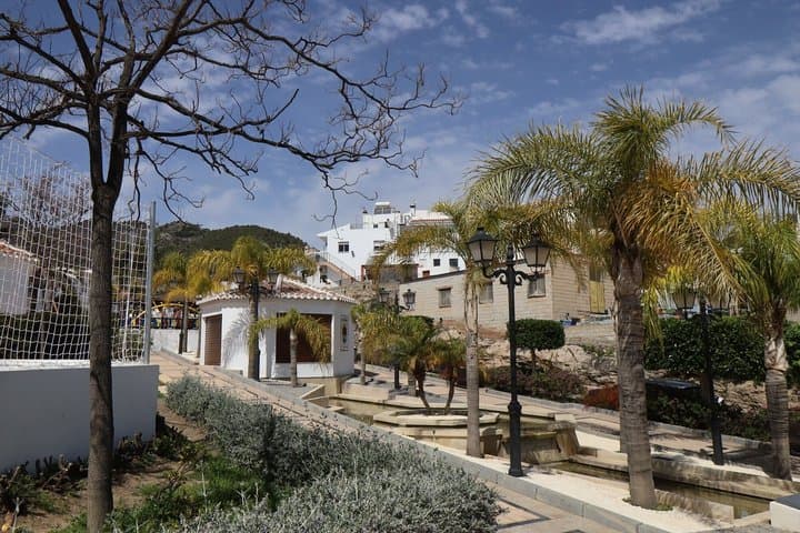 Excursion privée d'une journée à Nerja et Frigiliana depuis Grenade image 2