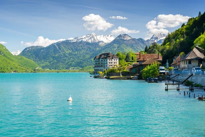 Excursión privada de un día a Annecy y el lago de Annecy desde Lyon imagen 2