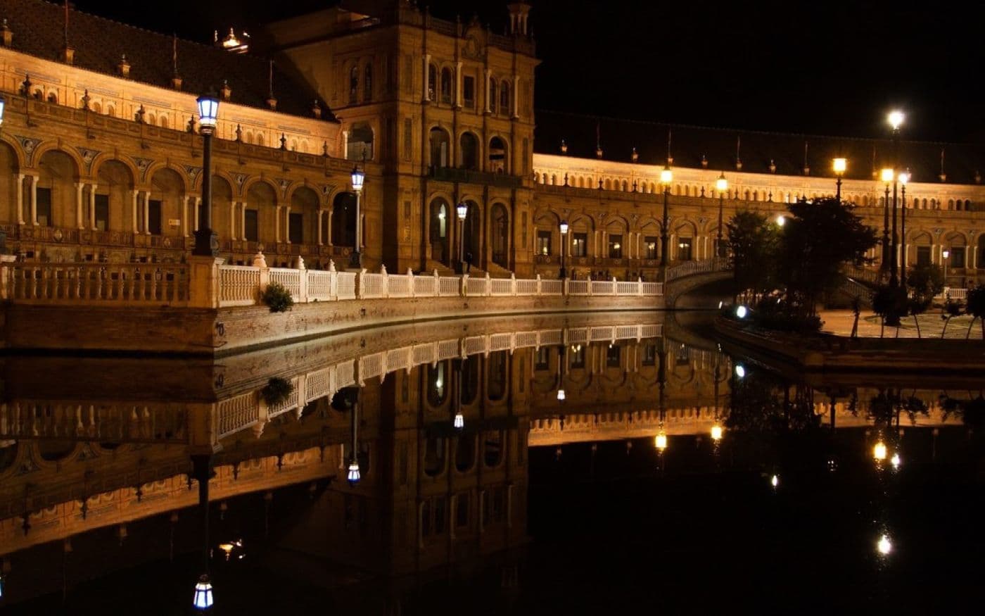 Seville at night image 6