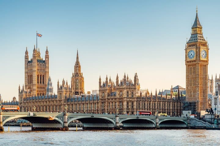 Explore historic and modern London on a private full-day tour image 2