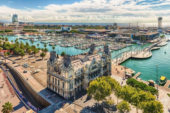 Private Airport Layover Tour of Barcelona Highlights image 4