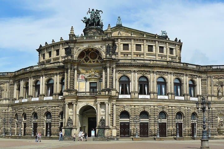 Desde Berlín: excursión privada de un día al centro histórico de Dresde desde Airbnb Stanza Mare Beachfront foto 4