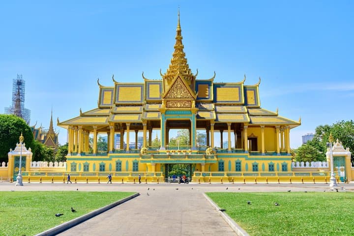 Visita privada a la ciudad de Phnom Penh, Palacio Real, Wat Phnom y Riverside imagen 4