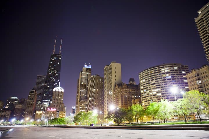 Private Chicago Night Skyline Tour and Lakefront Scenic Drive image 3
