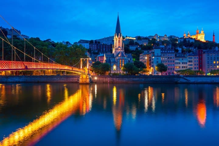 Visite nocturne privée de Lyon, illuminations et monuments de la ville image 2