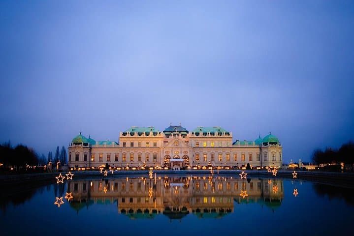 Tour privado de luces nocturnas y monumentos de Viena imagen 3